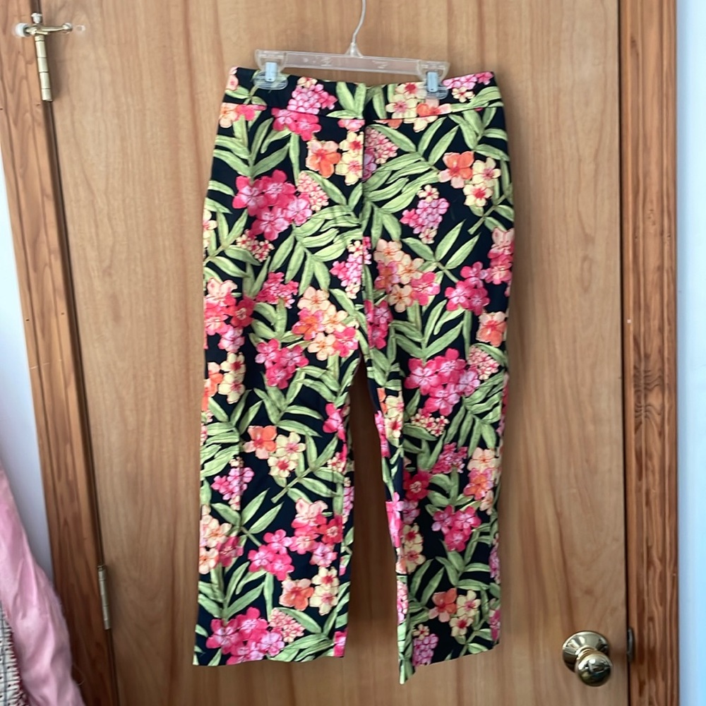 Croft and barrow petal pushers.